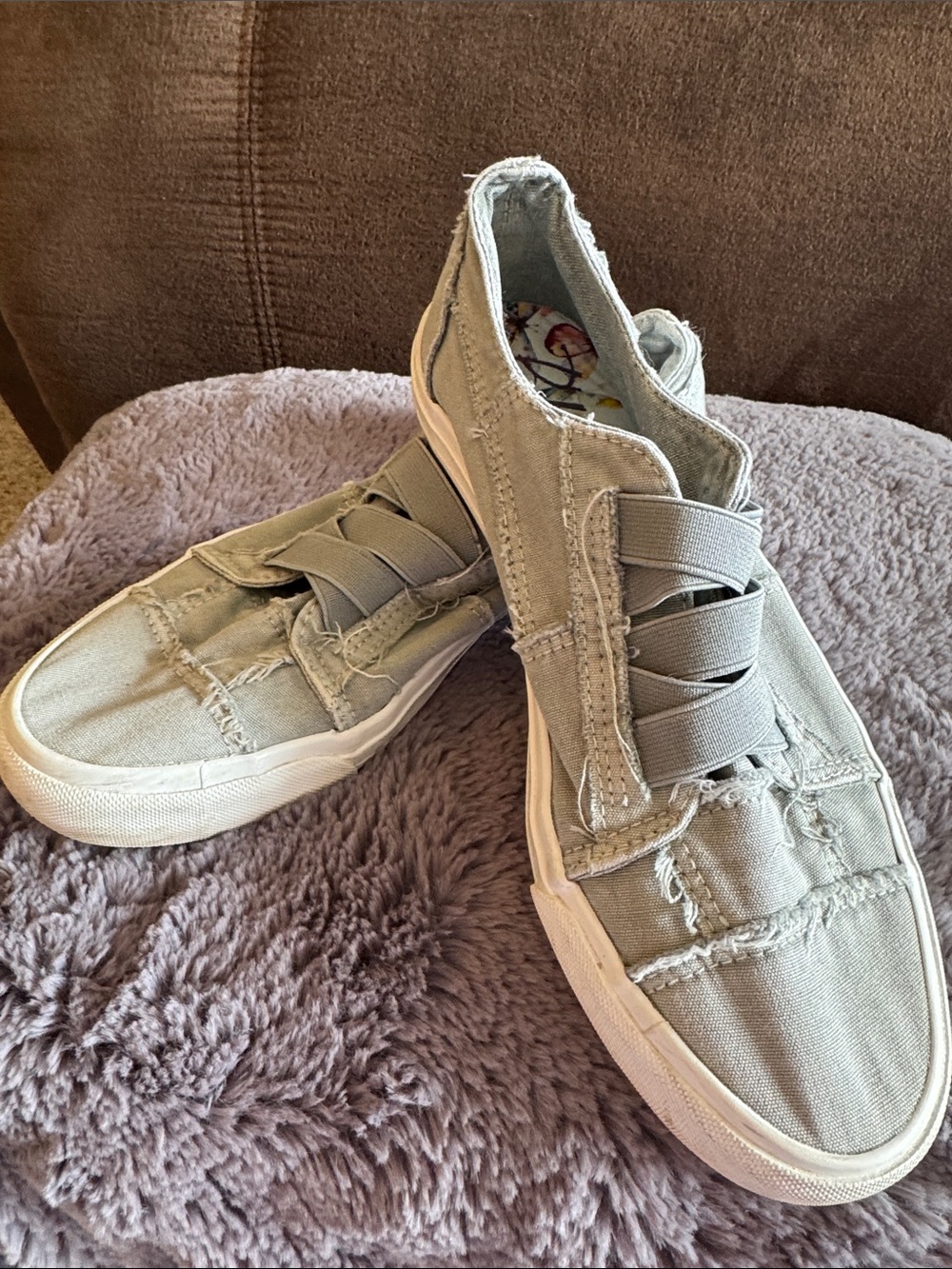 Blowfish Casual Slip-On Canvas Sneakers in Light Gray